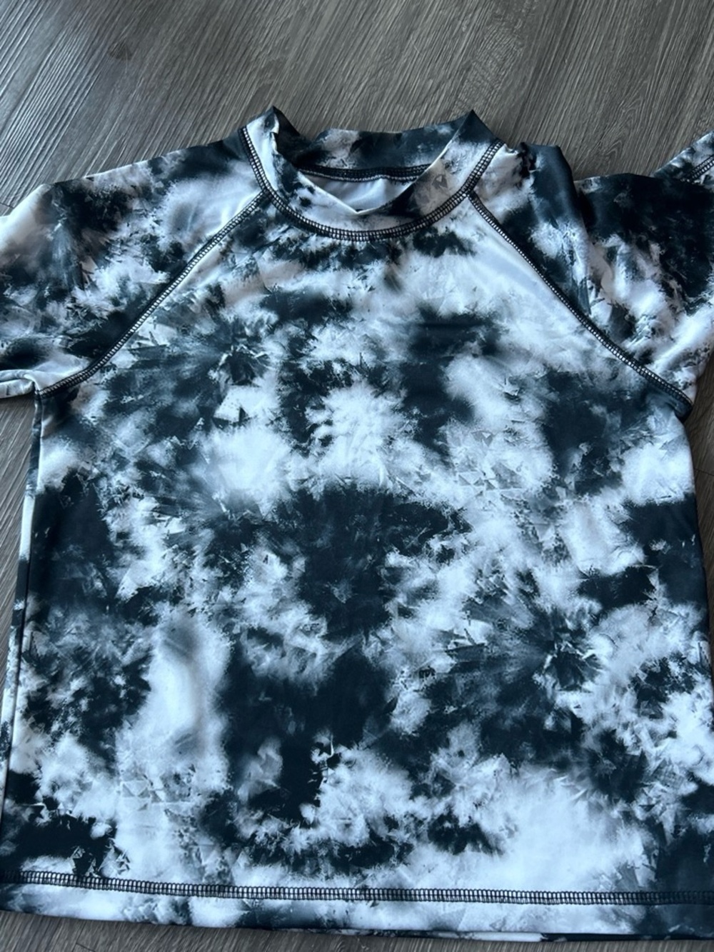 Big Chill Black & White Long Sleeve Rash Guard Top